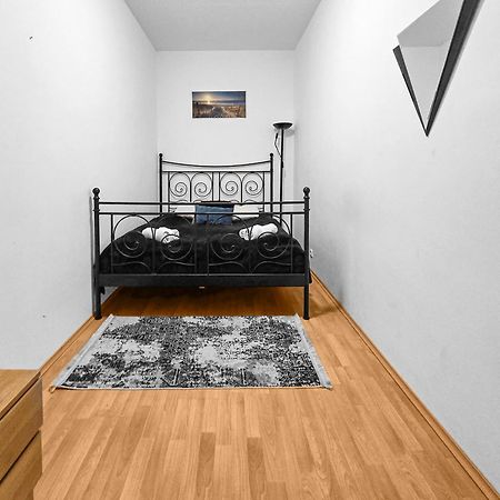 Modern Three-Bedroom, Triple King Beds 비엔나 외부 사진