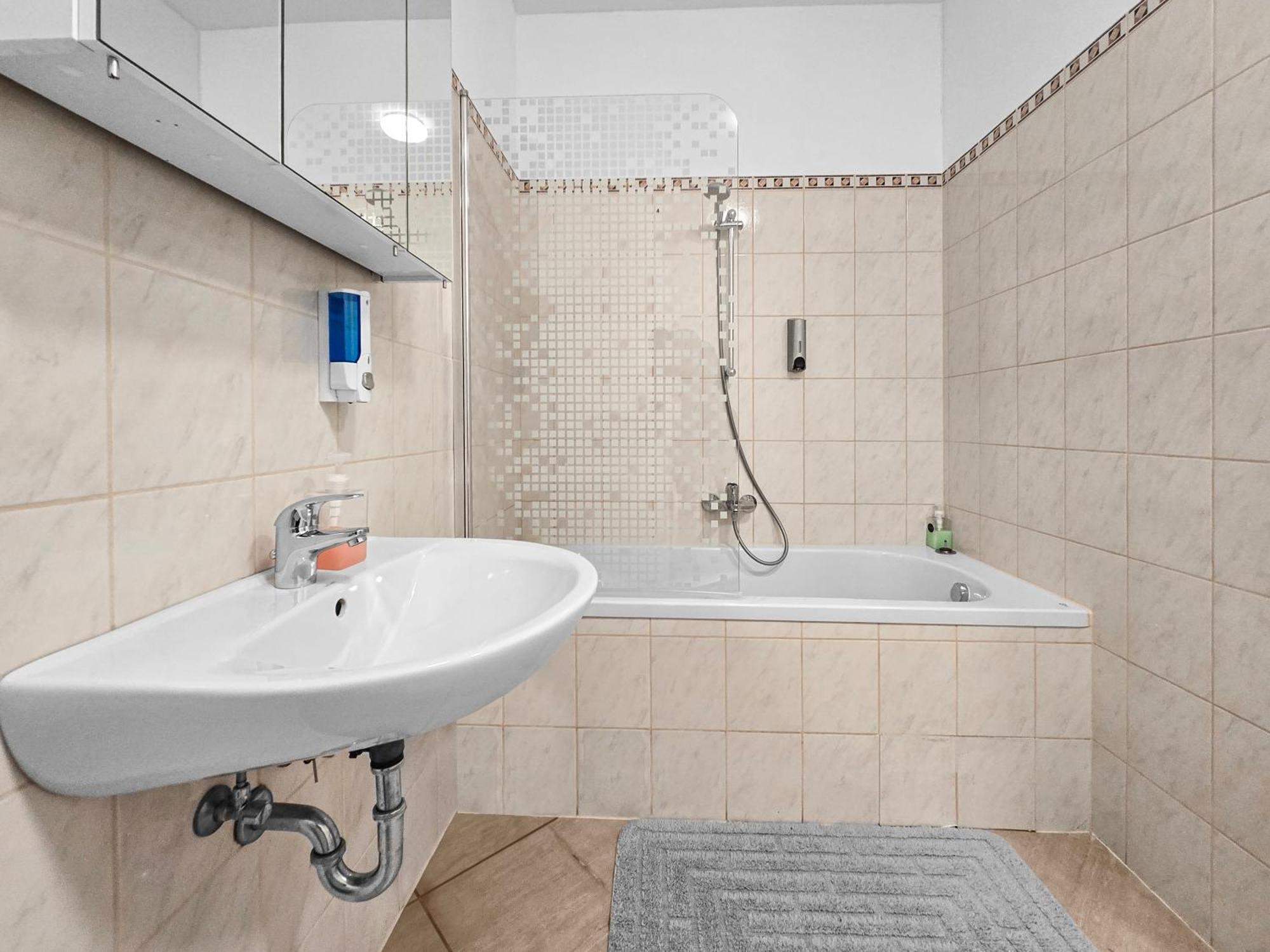 Modern Three-Bedroom, Triple King Beds 비엔나 외부 사진