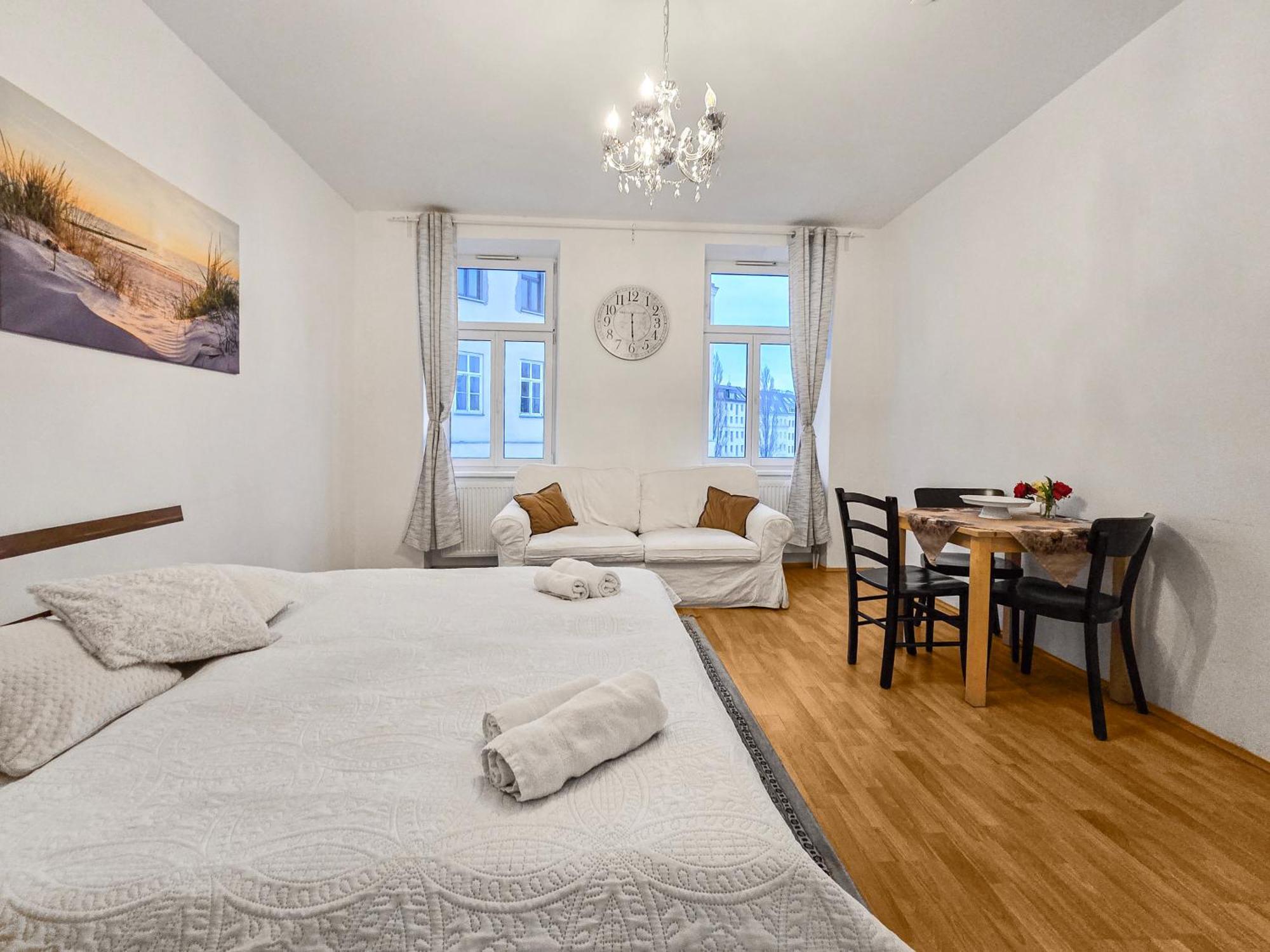 Modern Three-Bedroom, Triple King Beds 비엔나 외부 사진